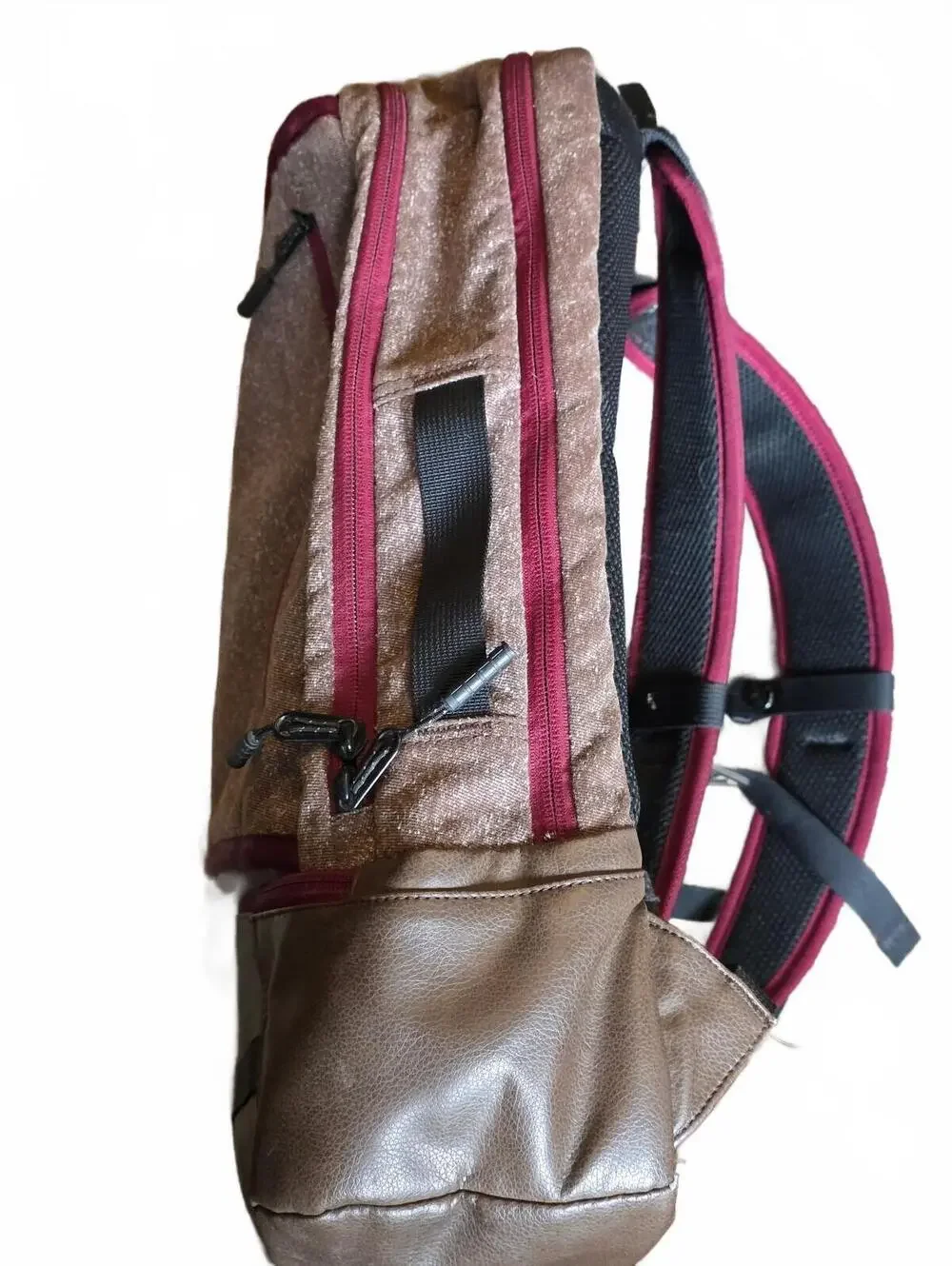 Timbuk2 Q Laptop Backpack Burgundy Twill and Brown TSA Friendly